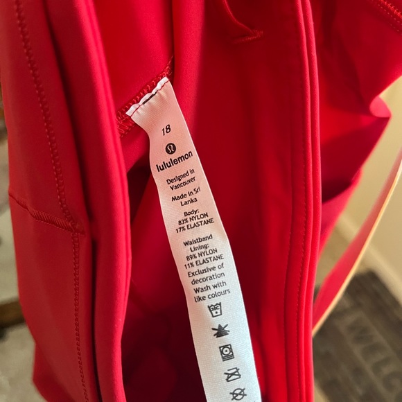 LULULEMON NWT AUTHENTIC FAST FREE WEIGHTLESS NULUX FABRIC RED LEGGINGS - Picture 13 of 16